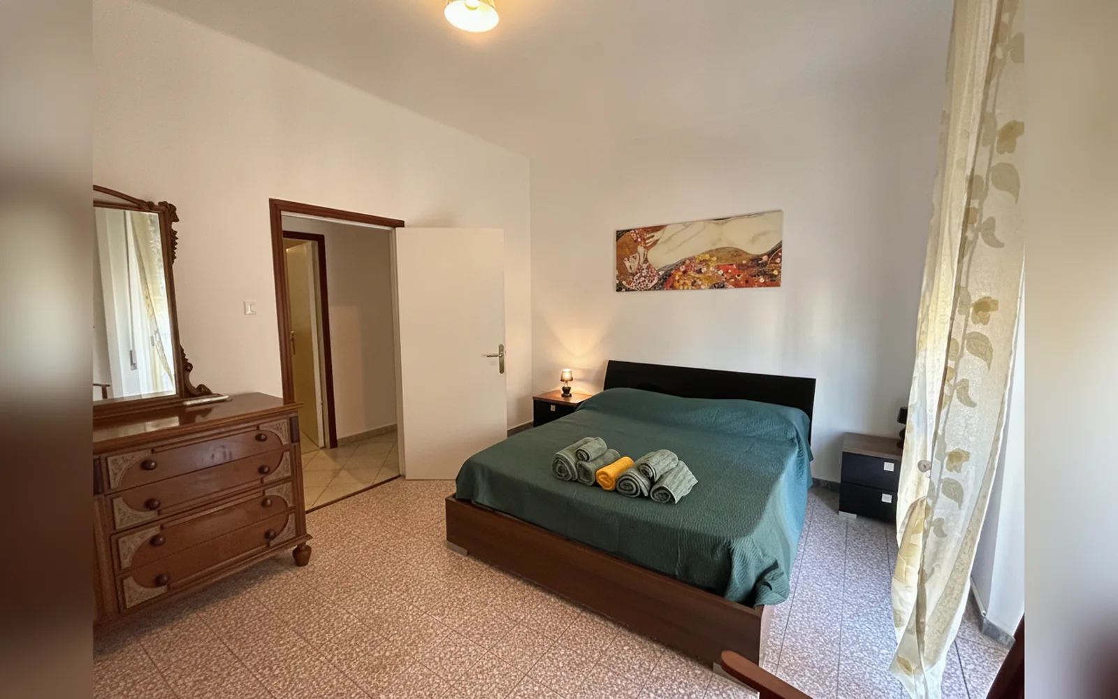 Camera con bagno privato — affittacamere vitruvio, Fano (foto 1)
